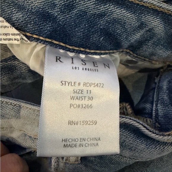 Risen High Rise Wide Leg Star Print Jeans, size 11/30 Stretchy Light Wash Ankle - Picture 4 of 13